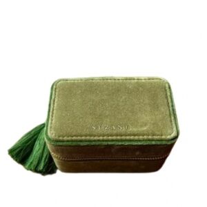 New Sezane Green Velvet Mini Jewelry Box NWOT